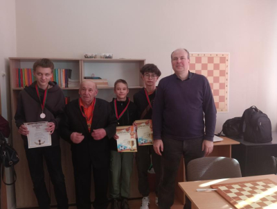 Соревнование по шашкам среди ветеранов физической культуры и спорта